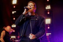 Amerikanische Schauspieler und Sänger David Hasselhoff gastiert auf seiner "30 Jahre „Looking for Freedom“"-Jubiläumstournee in der Arena Oberhausen (© Thomas Brill)